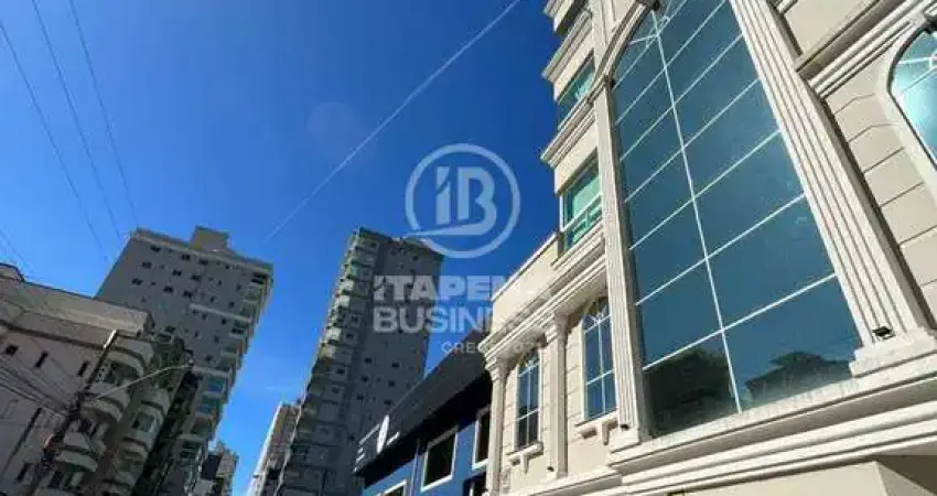 Apartamento com 3 quartos à venda na Rua 318, 000, Meia Praia, Itapema