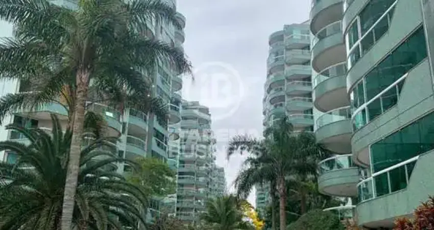 Apartamento 04 suítes em condomínio alto padrão, meia praia, itapema - sc