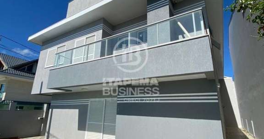 Casa com 5 quartos à venda na Avenida Prefeito Cirino Adolfo Cabral, 3509, Meia Praia, Navegantes