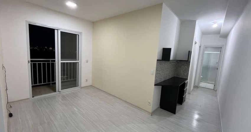 Apto pronto para morar e desocupado, vista livre, repleto de armários planejados, 2 dorms sendo 1 suíte, varanda, home office e 1 vaga.