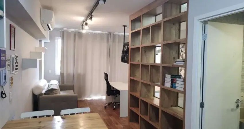 Apto pronto no linea, com 49mts, suíte, lavabo, mobiliado e repleto de armários planejados e 1 vaga coberta