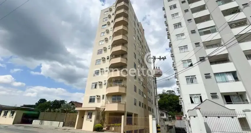 Apartamento com 3 quartos para alugar em Água Verde, Blumenau