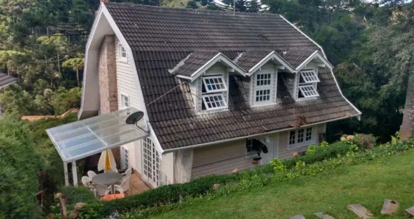 Casa à venda com 3 suítes no condomínio recanto do fojo em campos do jordão/sp
