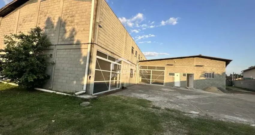 Galpão para venda e locação com 900 m² no bairro campo alegre em pindamonhangaba/sp.