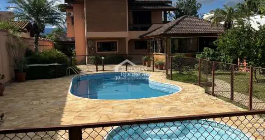 Sobrado com 3 dormitórios, 825 m2 - Residencial Doutor Lessa em Pindamonhangaba/SP