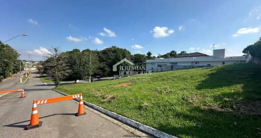 Terreno com 920 m² - Condomínio Colonial Village I - Pindamonhangaba/SP.