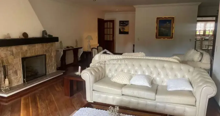 Apartamento com 3 dormitórios, 186 m² -  Condomínio Nouvelle Ville - Campos do Jordão/SP
