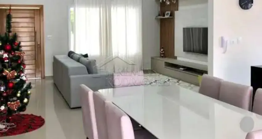 Casa à venda com 3 suítes no Condomínio Reserva dos Lagos em Pindamonhangaba/SP.