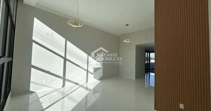 Casa à venda com 3 suítes no Condomínio Reserva dos Lagos em Pindamonhangaba/SP.