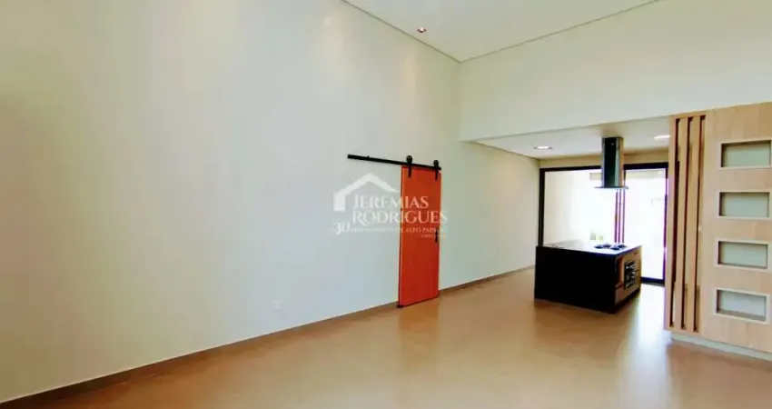 Casa à venda com 3 dormitórios no Condomínio Colinas do Sol em Tremembé/SP.