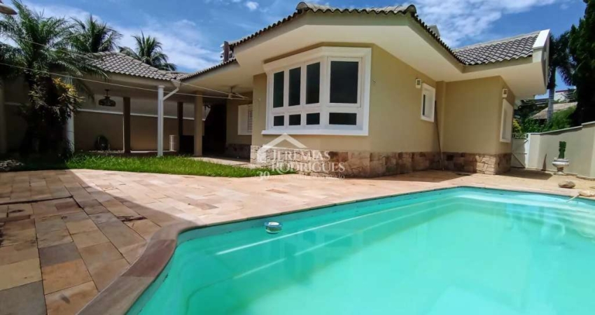 Casa para locação com 4 dormitórios no Condomínio Taubaté Village em Taubaté/SP.