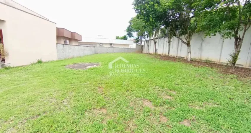 Terreno à venda com 555 m² no Condomínio Terrazzo Di Itália em Taubaté/SP.