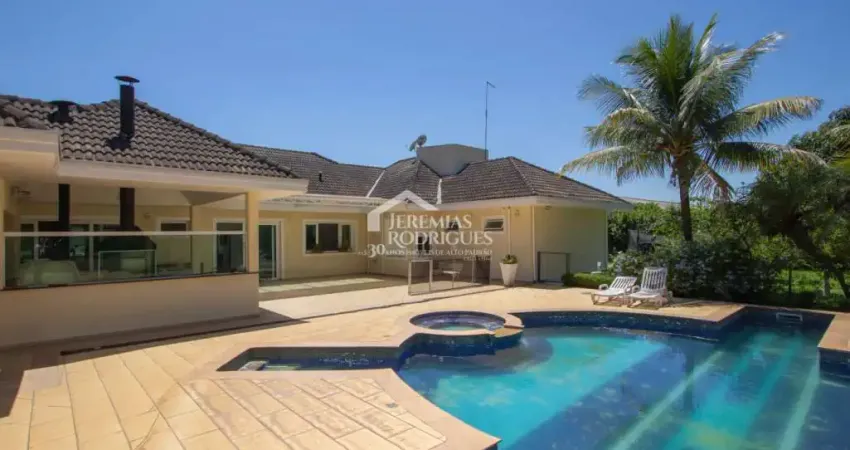 Casa para venda com 4 suítes no Condomínio Residencial dos Pinheiros em Caçapava/SP