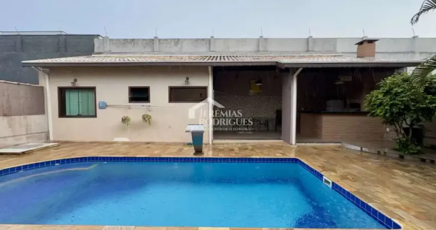 Casa para venda com 3 dormitórios no Condomínio Real Ville em Pindamonhangaba/SP