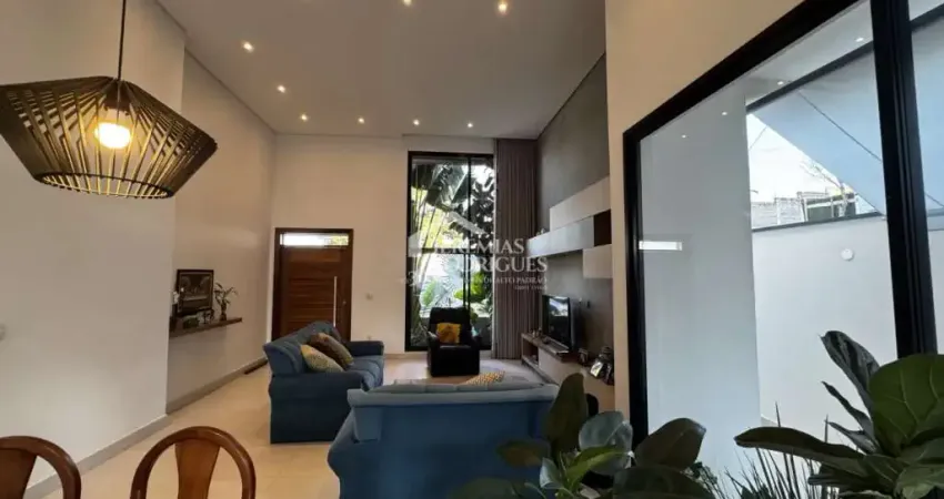 Casa à venda com3 suítes no Condomínio Reserva dos Lagos em Pindamonhangaba/SP.