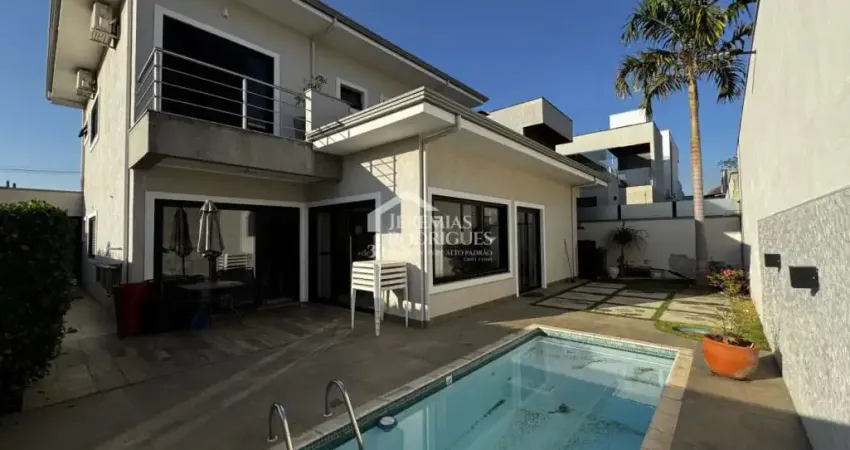 Casa à venda com 3 suítes no condomínio reserva dos lagos em pindamonhangaba/sp.