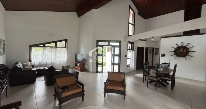 Casa à venda com 3 dormitórios no condomínio village paineiras em pindamonhangaba/sp.