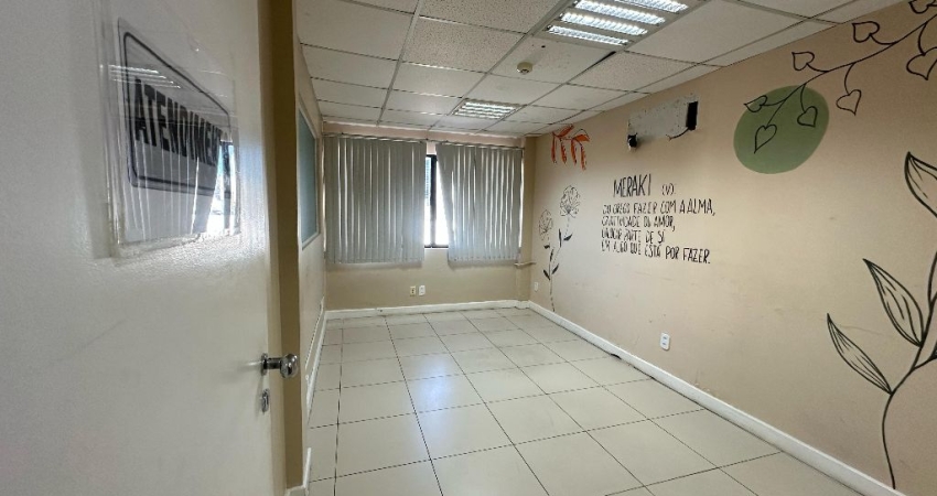 Vendo sala comercial de 333m² no Caminho das Árvores – Ideal para clínicas e escritórios!
