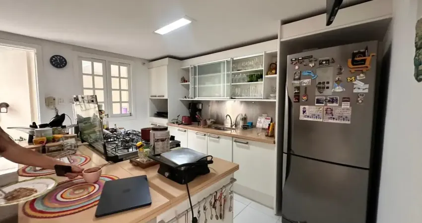 Casa com 5 quartos para alugar na Alameda GoudeVille, 21, Ondina, Salvador