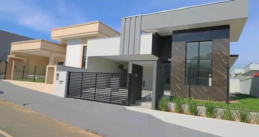 Casa Nova à Venda em Jaraguá do Sul – SC | 1 Suíte + 2 Demi-Suítes | Piscina | Loteamento de Alto Padrão