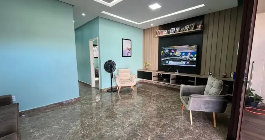Casa totalmente reformada, com acabamento moderno e de alto padrão. Ideal para quem busca conforto, praticidade e estilo.