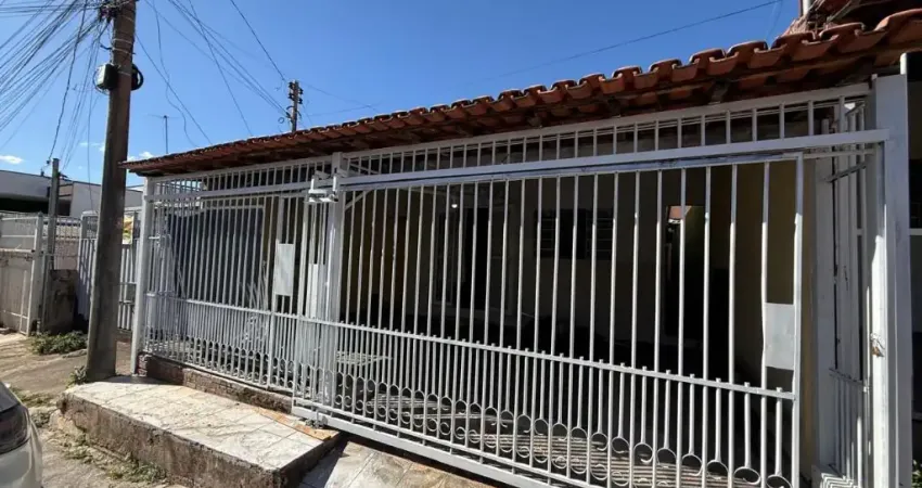 Casa de 3 Quartos com Suíte + Escritório à Venda na QR 402 – Samambaia Norte