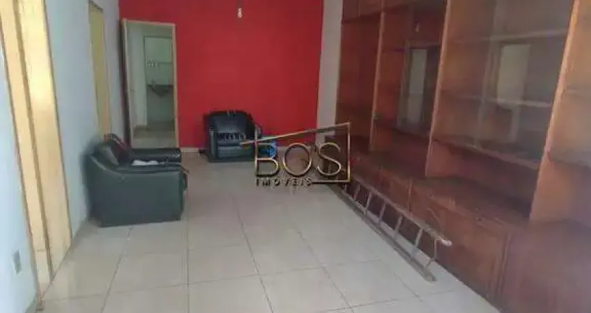 Casa Residencial ou Comercial - 3 quartos - Barracão aos fundos - Bairro: Santo Antônio