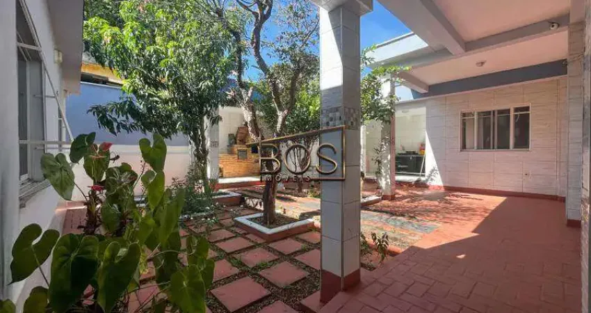 VENDA CASA - 04 QUARTOS 300,00 M2 - BAIRRO: SAGRADA FAMILIA