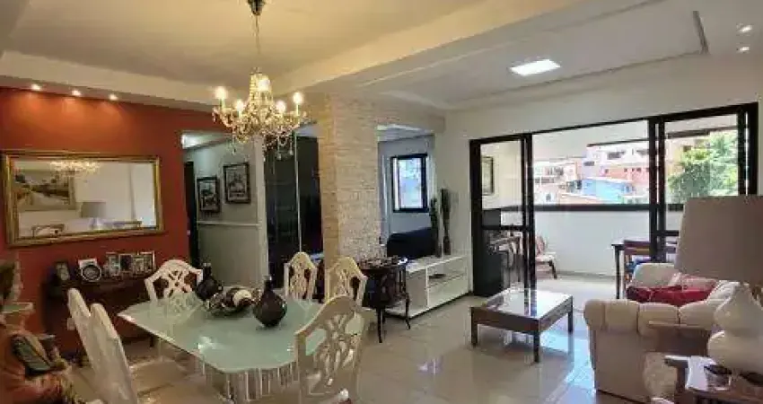 apartamento no cidade jardim 2 suítes com dependência armários