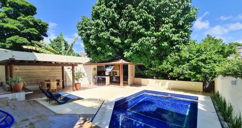 casa triplex no quinta do Candeal com 4 quartos reformada