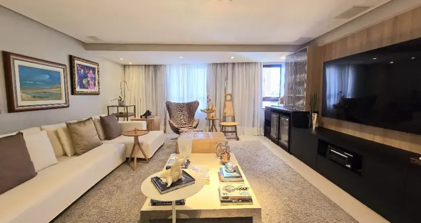 Apartamento a venda na graça com 3 suites reformado e nascente