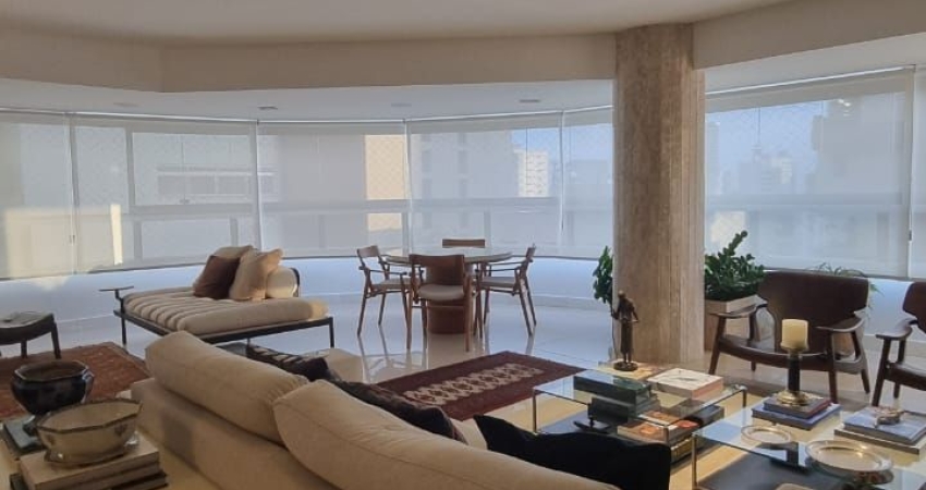 Apartamento a venda no jardim apipema com 3 suites reformado no alto apipema