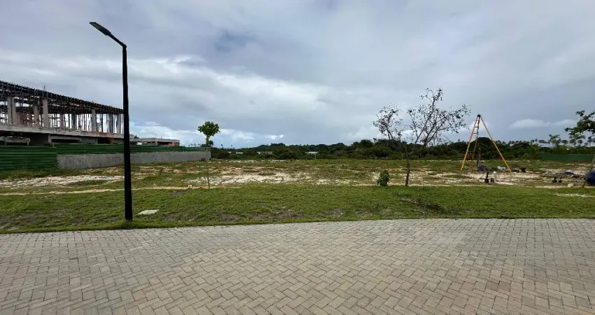 Terreno em condomínio fechado à venda na Rua Humberto Costa, 1, Guarajuba, Camaçari