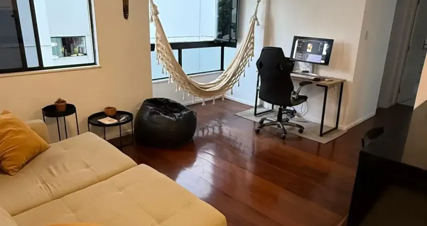Apartamento a venda no caminho das árvores com 2 quartos