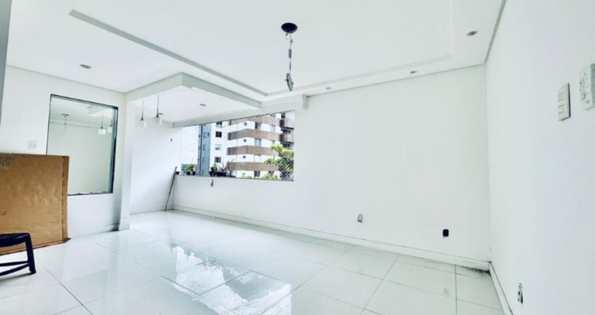 Apartamento a venda no caminho das árvores com 3 quartos com dependência