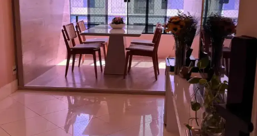 Apartamento a venda na pituba com 2 quartos reformado e escritorio com 2 vagas no villa suiça