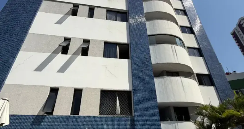 Apartamento a venda na pituba com 3 quartos nascente e dependência