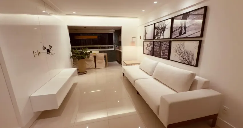 Apartamento a venda em patamares com 2 quartos reformado e vista mar no collina reale