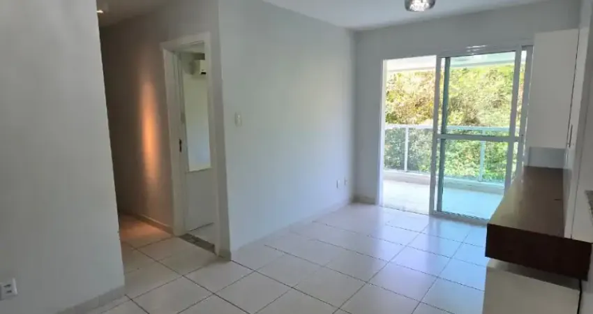 Apartamento a venda em alphaville 1 com 2 quartos com dependência no natura