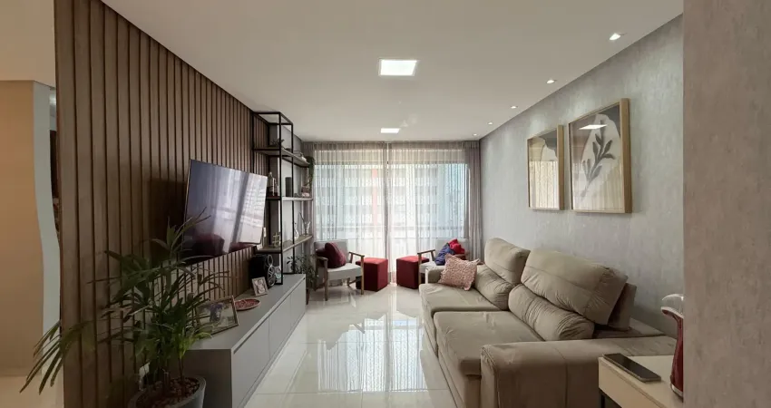 Apartamento a venda no cidade jardim com 3 quartos dependência e reformado