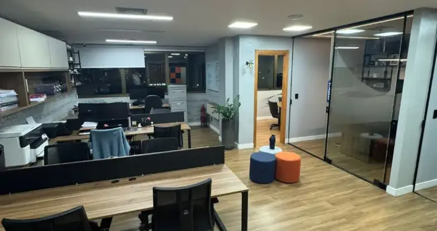 Sala comercial a venda na paralela reformada no hangar business park