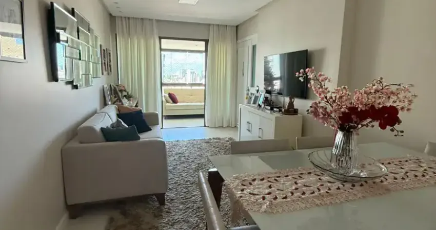 Apartamento a venda na pituba com 2 quartos dependência e varanda