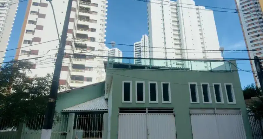 Casa a venda no Horto Florestal com 4 quartos área gourmet e dependência