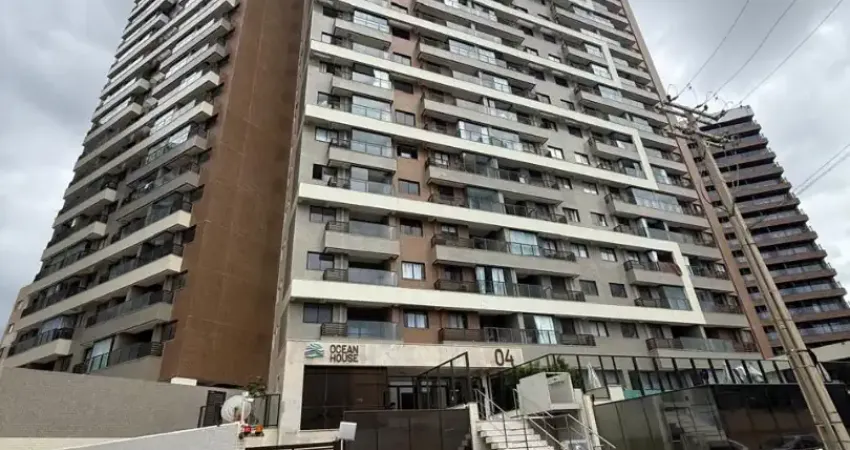 Apartamento a venda no Ocean House em Jaguaribe quarto e sala com vista mar