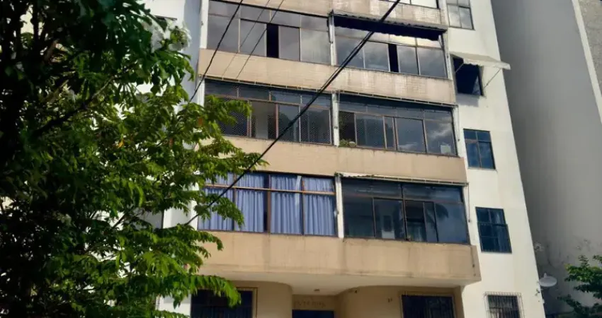 Apartamento a venda na Barra com 3 quartos com dependência e armarios