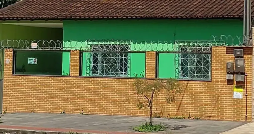 Imóvel de alto padrão: Casa com 5 quartos, 380m², 2 vagas na Nova Almeida Centro, Serra-ES. Venha conferir!