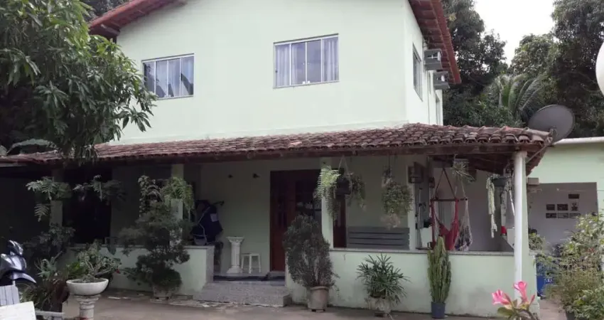 Imperdível: Casa à venda em Fundão-ES, Costa Azul, 4 quartos, 2 salas, 2 banheiros, 3 vagas de garagem, 240m²