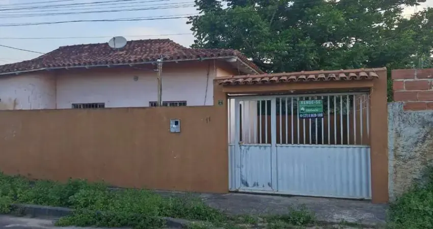 Imperdível oportunidade: Casa à venda em Serramar, Serra-ES, com 2 quartos, 1 sala, 1 banheiro, 3 vagas de garagem e 65m².