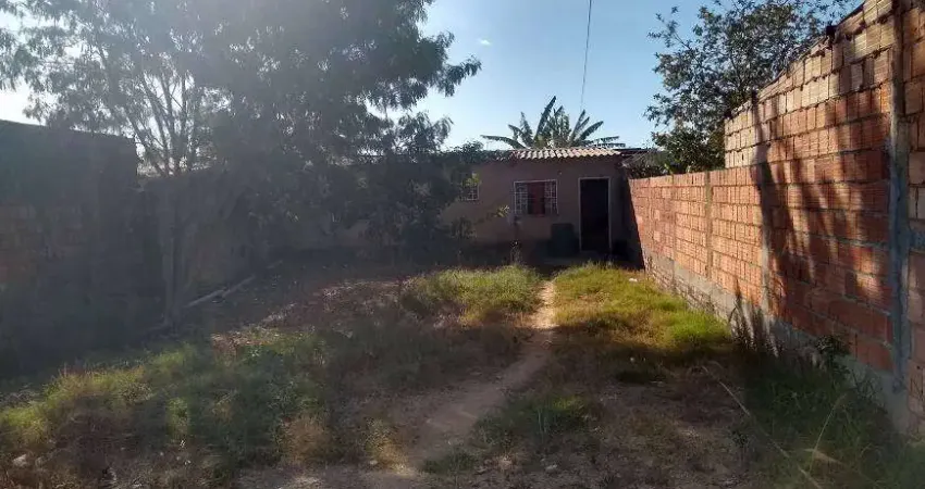 Casa 2 quarto c/ lote de 400m²- Água Quente - Brasília - DF