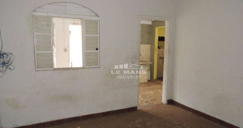 Casa com vocação comercial a venda no Centro em Piracicaba/SP